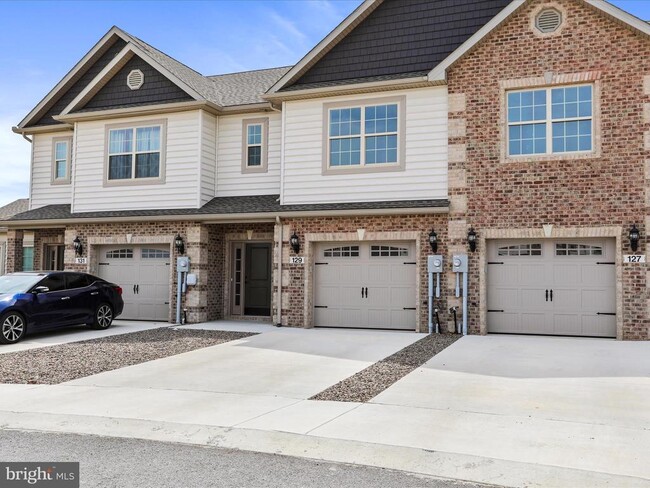 Building Photo - 129 Delano Dr
