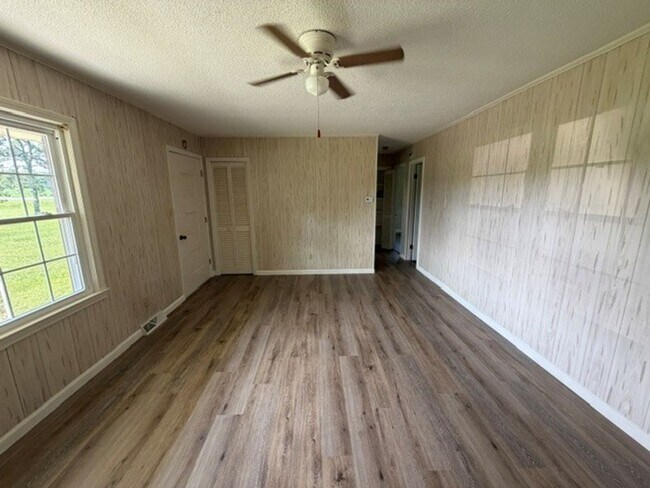 Building Photo - 3399 NC-16
