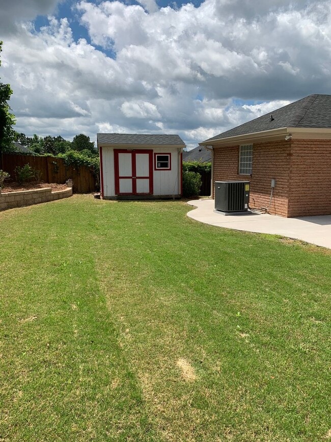 Building Photo - 816 Stoneview Dr