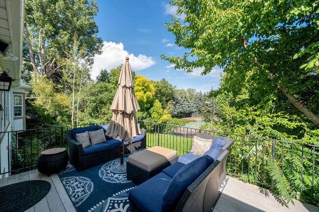 Building Photo - Immaculate Home for rent in gated cul-de-sac!