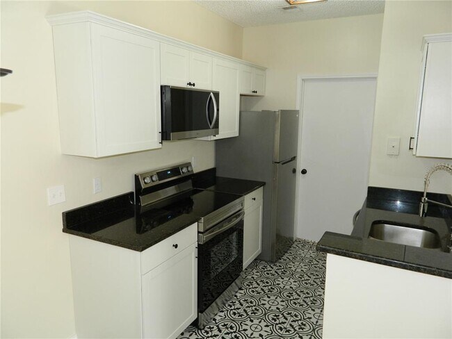 Building Photo - 709 Secret Harbor Ln