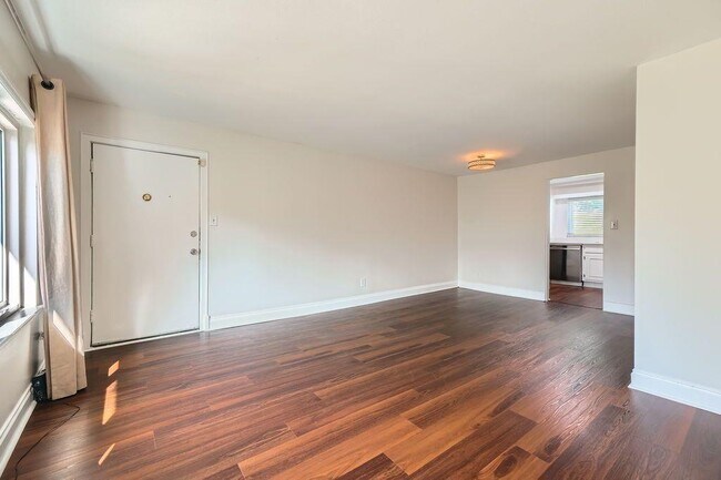 Building Photo - 101 Ardmore Pl NW