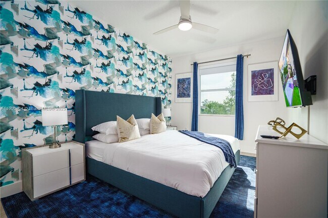 Building Photo - 11 NW 122nd Ave