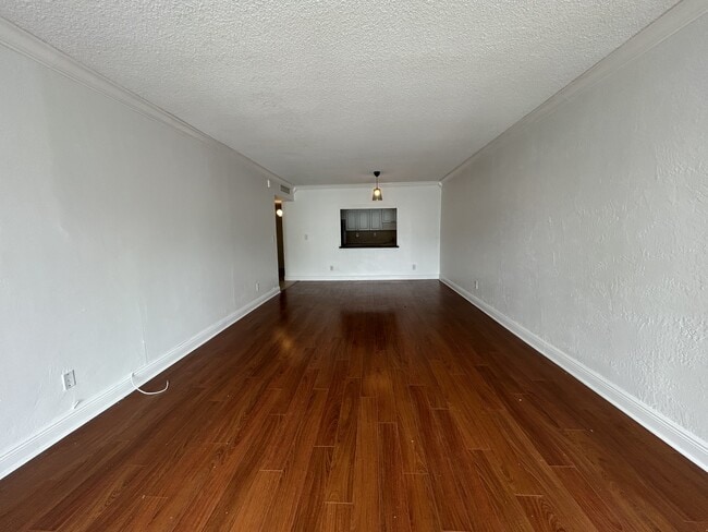 Building Photo - 19390 Collins Ave