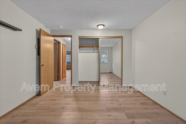 Building Photo - 12600 SE Freeman Way