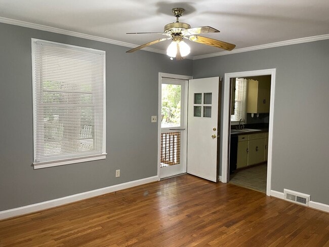 Building Photo - Beautiful 2 bed, 1 bath brick home! Located in Asheboro near McCrary Park!