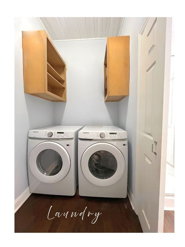 Building Photo - 208 Bartlett St