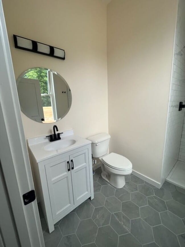 Building Photo - 701 Camp St