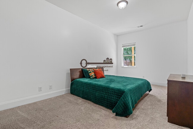 Building Photo - 362 Bowhunter Dr