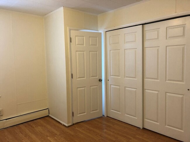 Building Photo - 136 Barnt Ave