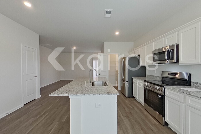 Building Photo - 2153 Banyon Cir