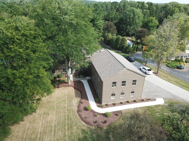 Building Photo - N63W29834 Woodfield Ct