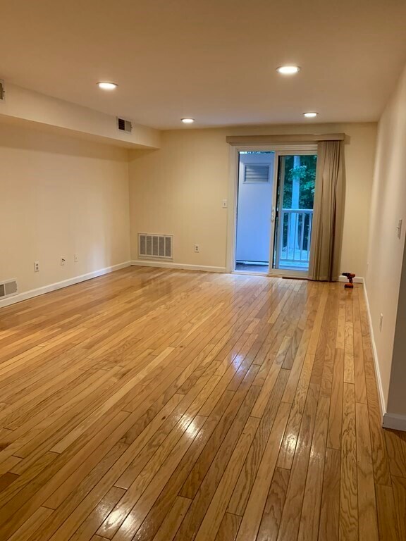 Building Photo - 100 Cass Ave