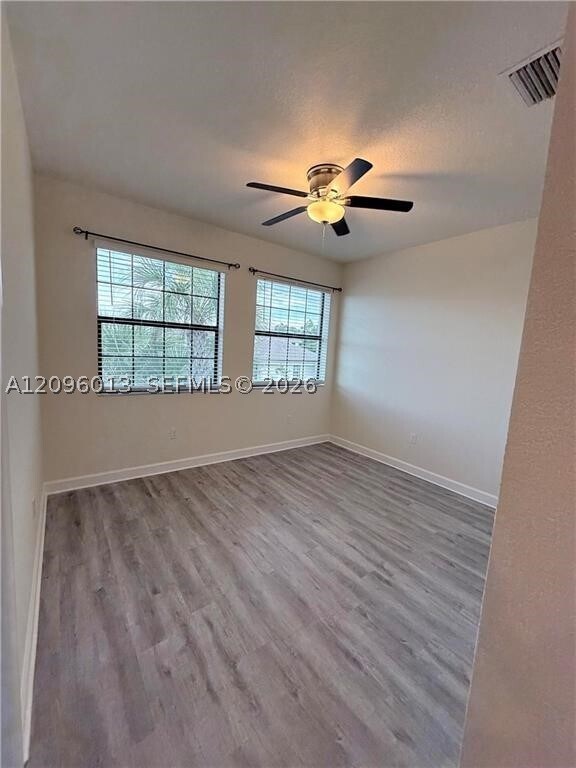 Building Photo - 10055 W Villa Cir