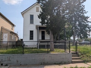 Building Photo - 473 E Markison Ave