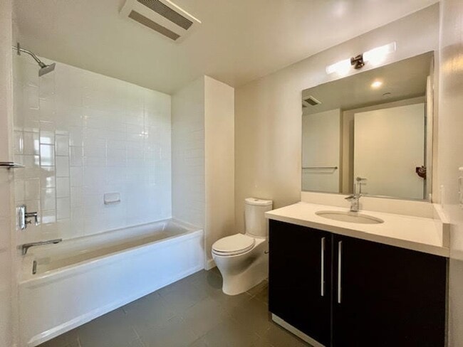 Building Photo - City living at its best! 2 BR/2 BA @ the M...