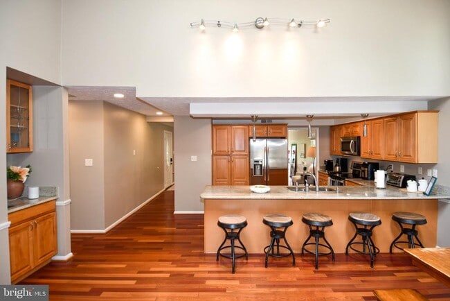 Building Photo - 16500 Sioux Ln