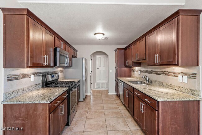 Building Photo - 7000 Long Meadow Dr