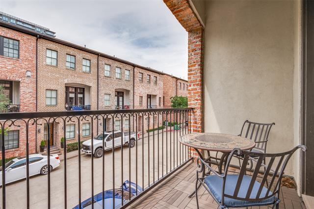 Building Photo - 2110 Helsminster Dr