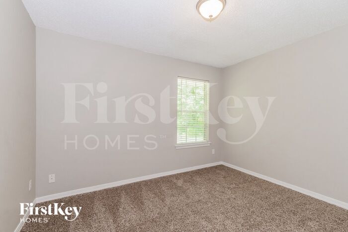 Building Photo - 7354 Ironside Dr W