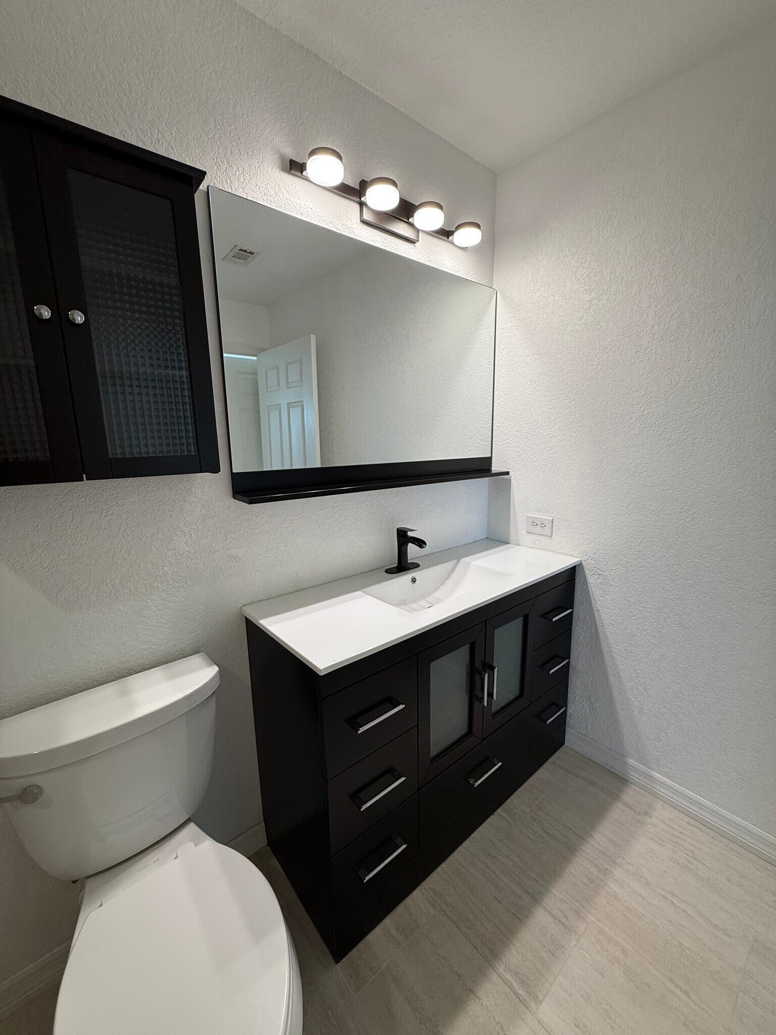 Master bathroom - 1064 N Tamiami Trl