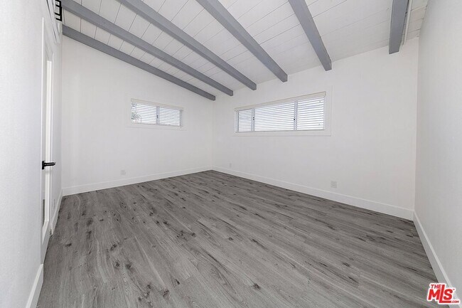 Building Photo - 11132 Montecito Dr