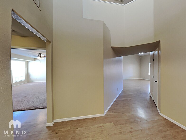 Building Photo - 8161 N Midnight Way