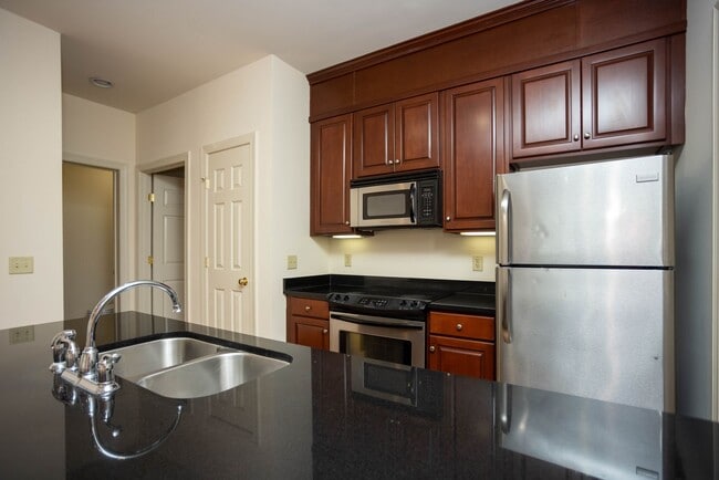 Building Photo - Leo's Path #1G