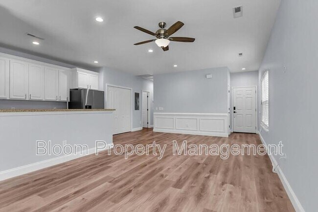 Building Photo - 317 Savannah River Dr