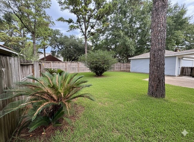 Building Photo - 16906 Scenic Lakes Way