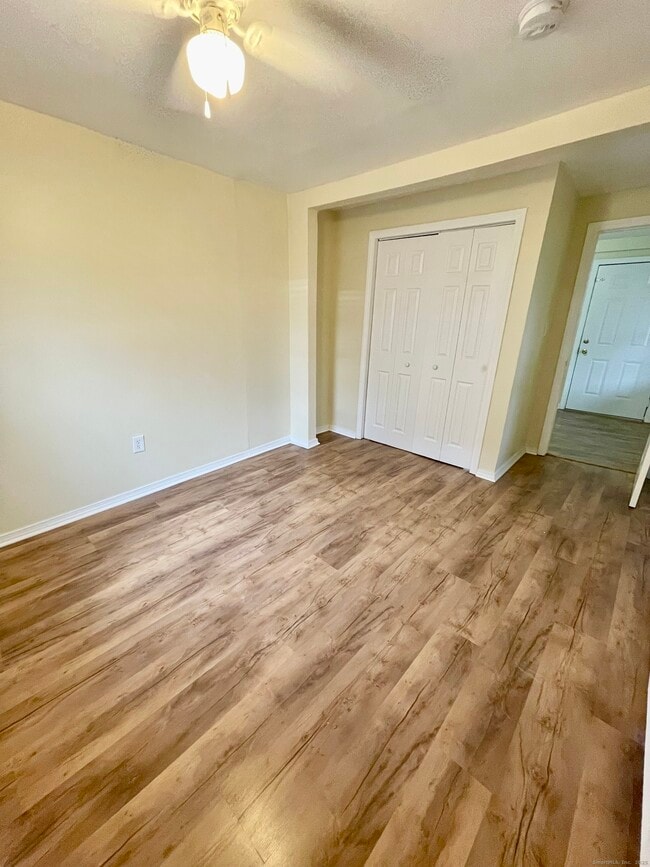 Building Photo - 92 W Main St