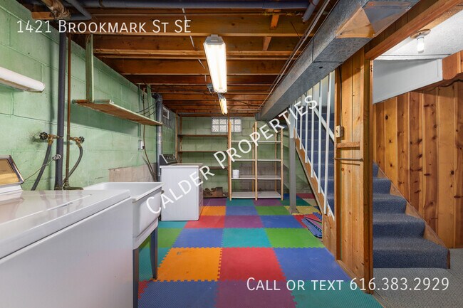 Primary Photo - 1421 Brookmark St SE