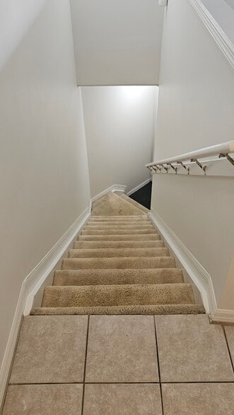 Stairs to garage - 2033 SE 10th Ave