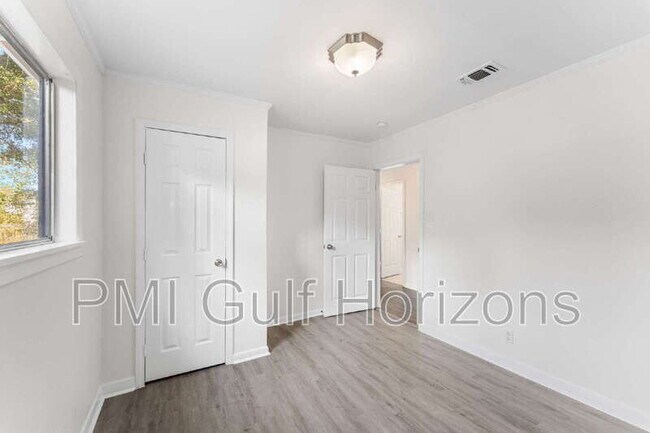 Building Photo - 620 Prichard Ave