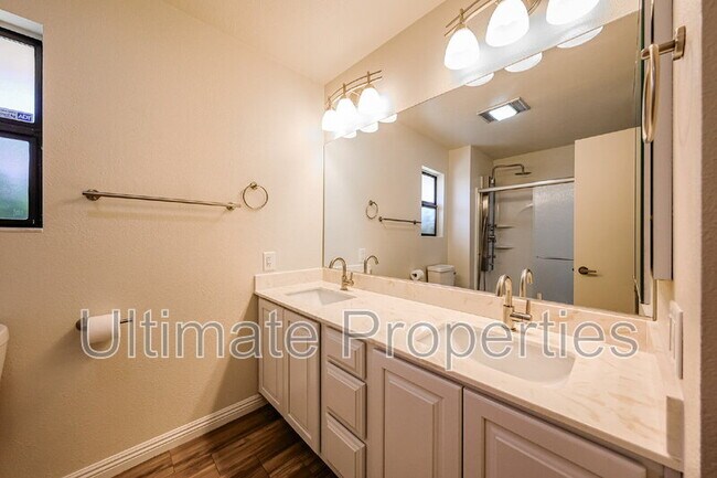 Building Photo - 13107 W Lyric Dr