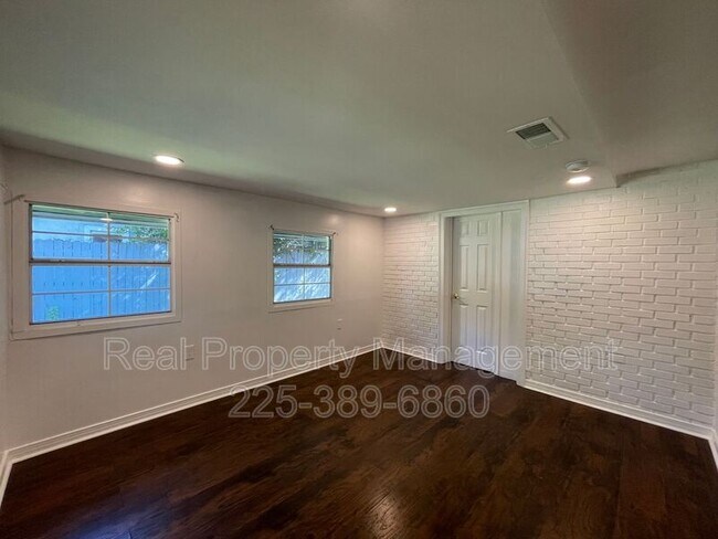 Building Photo - 9642 Lewis St