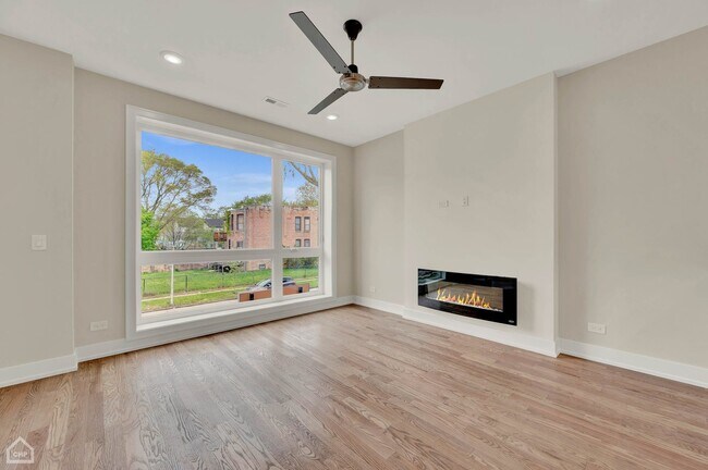 Building Photo - 4607 S St Lawrence Ave