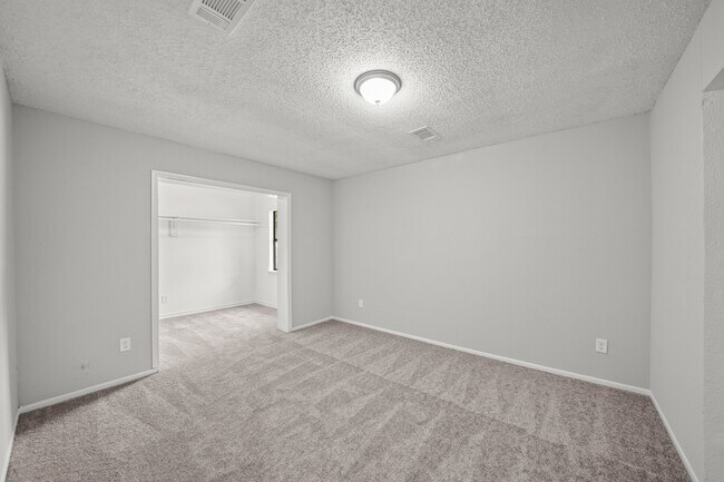Building Photo - 1100 Gilbert Ave