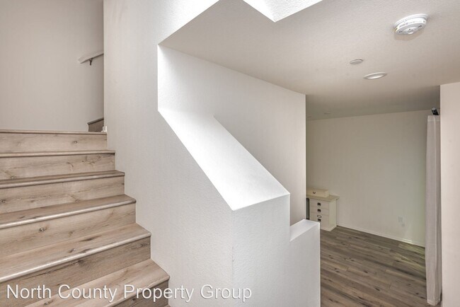 Building Photo - 3 br, 3 bath House - 1170 Via Lucero
