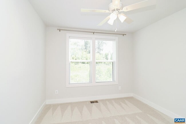 Building Photo - 825 Wesley Ln