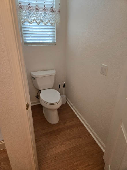 Building Photo - 405 Hopkins Ct