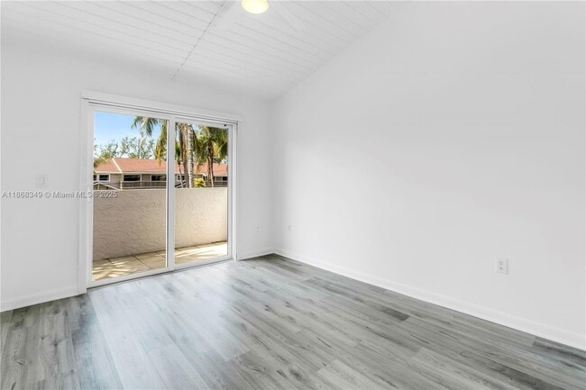 Building Photo - 3827 NE 166th St