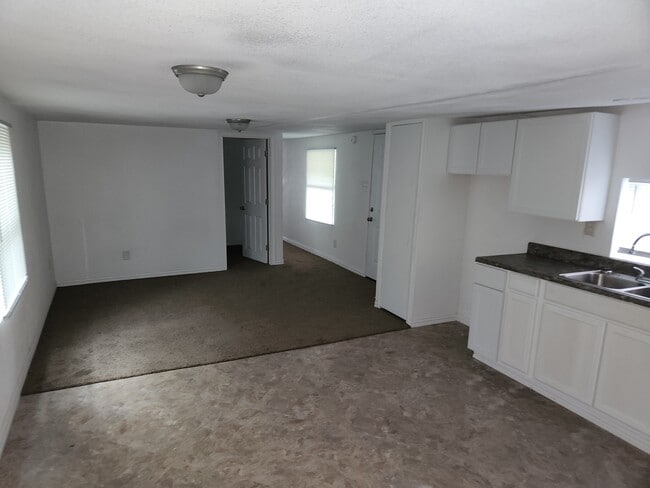 Building Photo - 108 Owens Cir