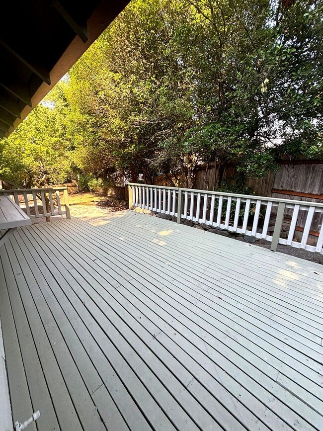 Building Photo - South Cove Commons Gem – Private Beach Access!