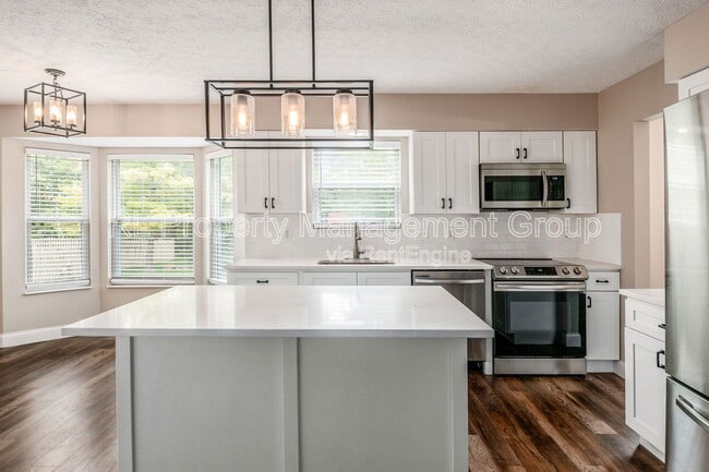 Building Photo - 2940 Wynridge Dr
