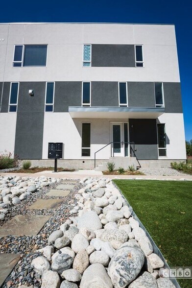 Building Photo - 3207 W 17th Ave