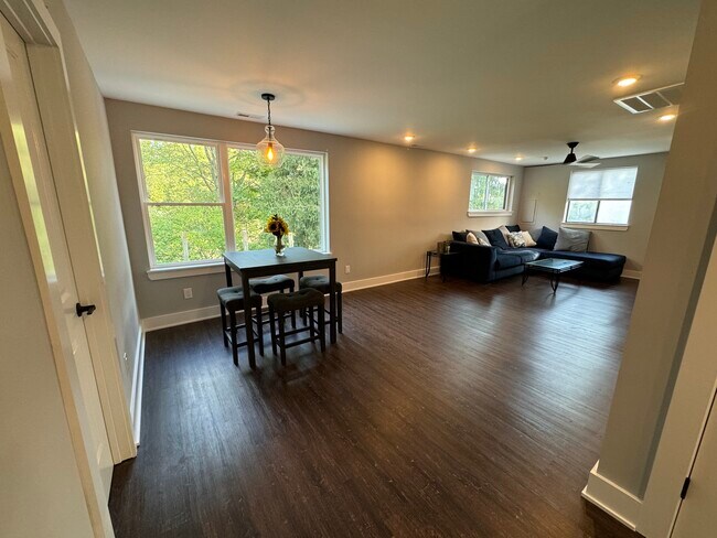 Building Photo - 61 Conchester Rd