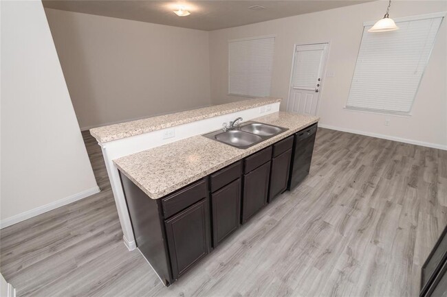 Building Photo - 6247 Brenwood Cir