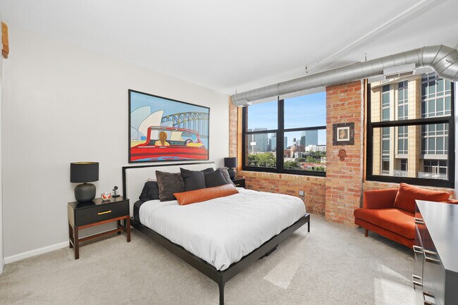 Building Photo - 520 W Huron St