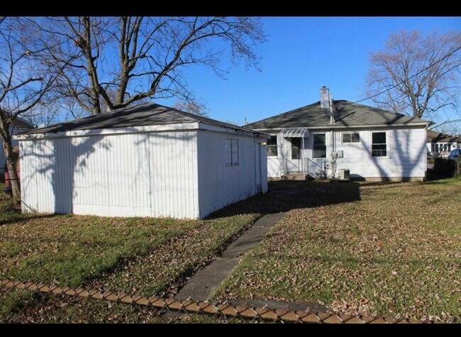 Backyard - 2716 Duluth St